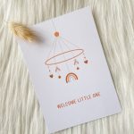 Little one hanger bruin