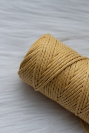 Macrame mosterd