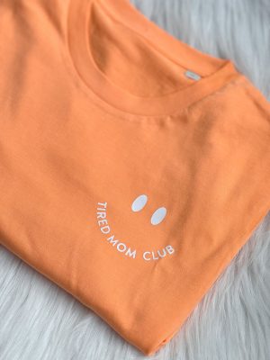 T-shirt tired mom club