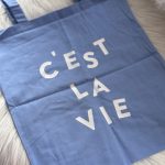 Totebag c'est la vie lichtblauw