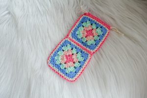 Brillenzakje gehaakt: pastel