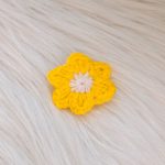 Bloem magneet geel/wit