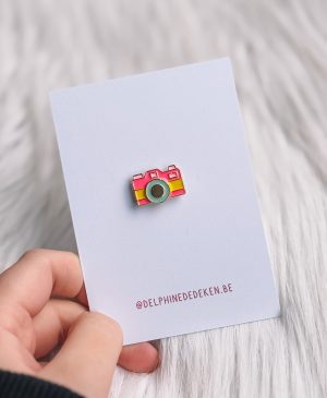 Pin camera pastel