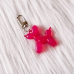 Ballonhondje sleutelhanger glans fushia
