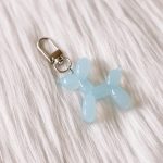 Ballonhondje sleutelhanger glans blauw