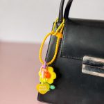 Bag charm flower geel