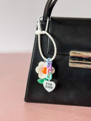 Bag charm flower wit