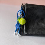 Bag charm basket kobalt