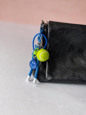 Bag charm basket kobalt