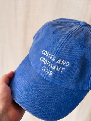 Coffee & croissant pet blauw