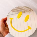 Smiley spiegel geel